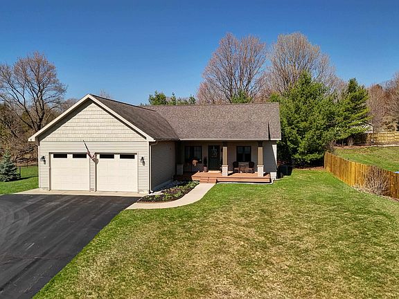 2nd image of 662 Becca Ln