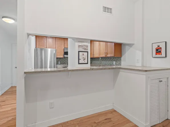 187 Wayne Street image 8 of 50