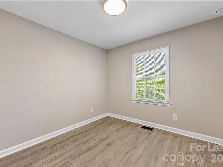 4700 Walden Ct — Photo 27