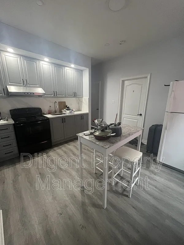 3 bed, 2.0 bath, $750 — Photo 3