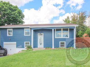 12004 Bel Dr, Omaha, NE 68144