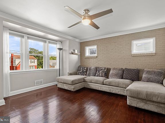 4th image of 9504 Fullerdale Ave