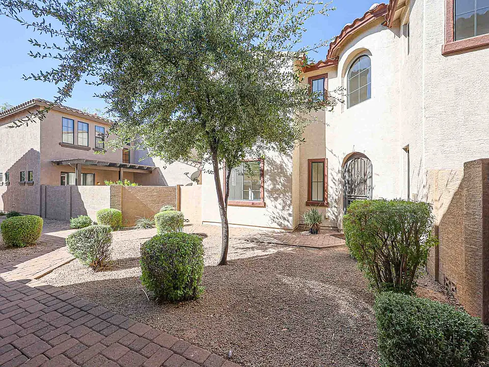 2390 W Sleepy Ranch Rd