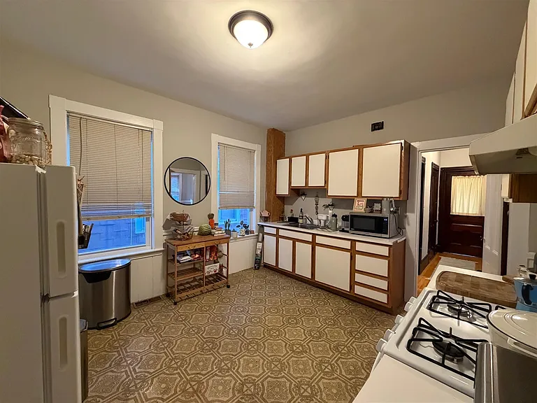 14 Cleveland St #1 — Photo 2