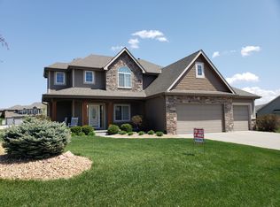 10523 Elm Hurst Dr, La Vista, NE 68128