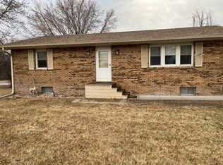 1917 Q St, Aurora, NE 68818