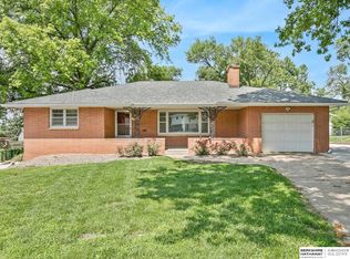 4488 Shady Lane Cir, Omaha, NE 68105