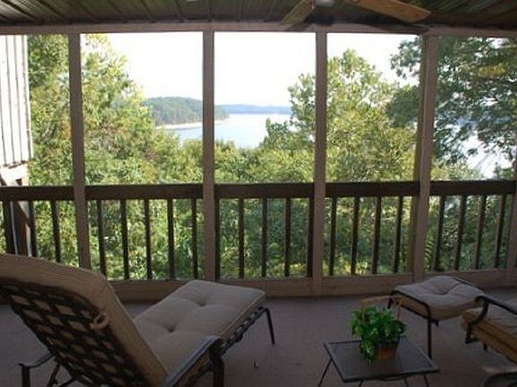 3rd image of 1840 E Waters Edge Dr