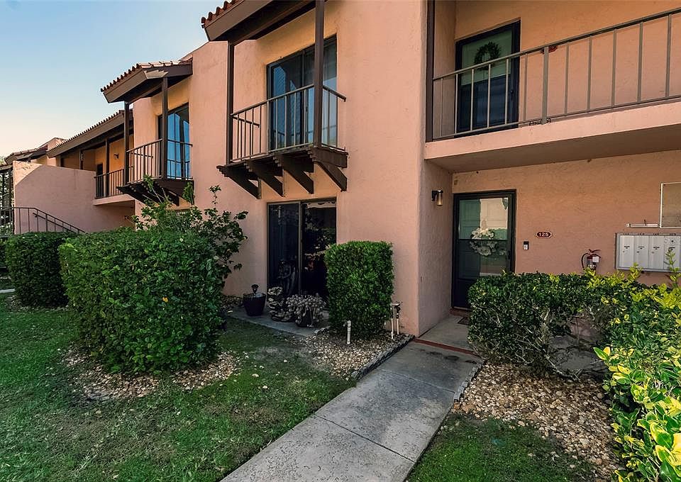 1st image of 125 LA CASA #125