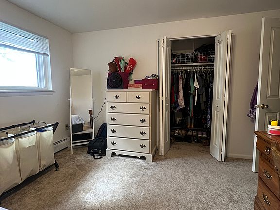 4th image of 129 Kings Park Dr