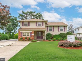 64 Warwick Rd, Stratford, NJ 08084