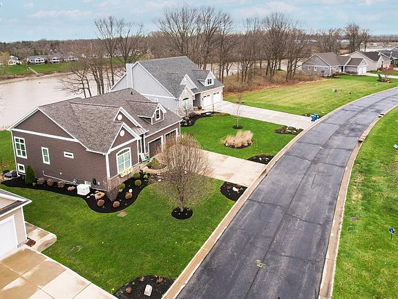3rd image of 1121 Sheltered Brook Dr