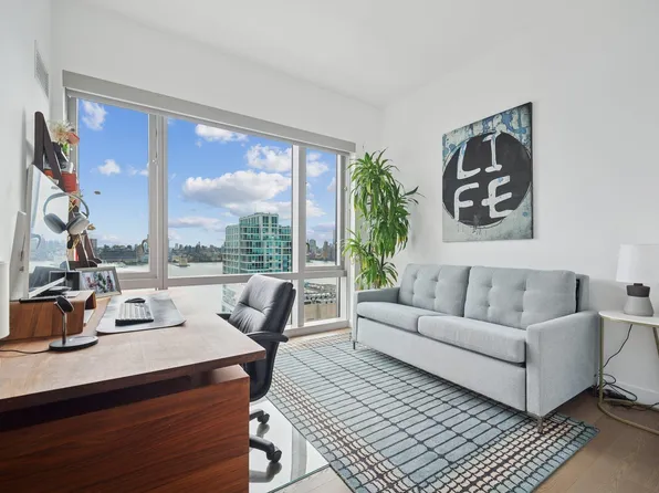 75 Park Lane South image 19 of 45