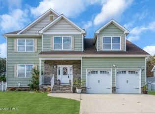 15 Karen Ct, Manchester, NJ 08759