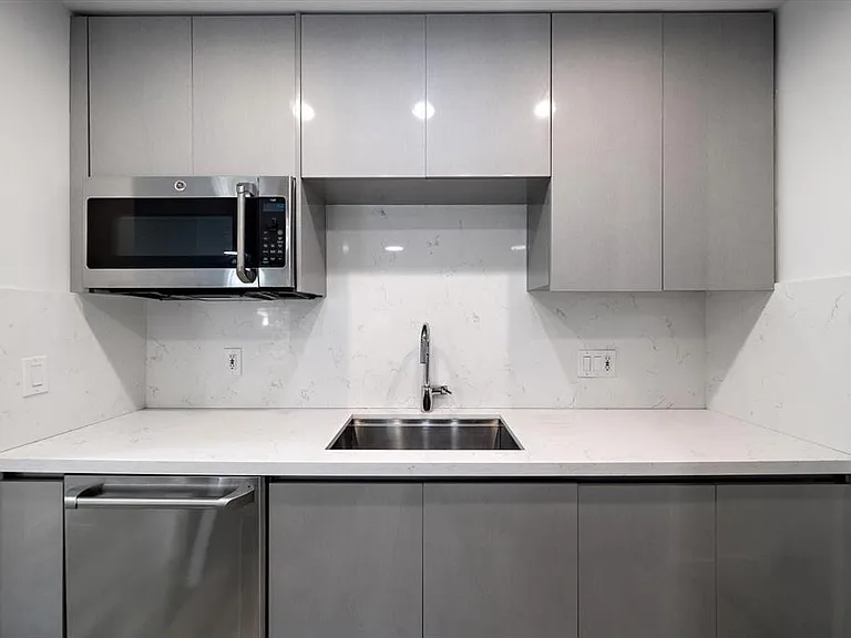 3920 W Barcelona St — Photo 6