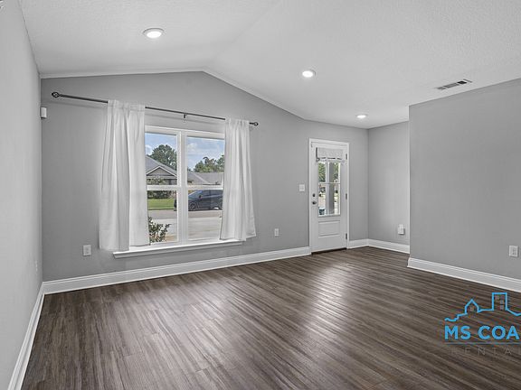 5th image of 13726 Lawton Ln