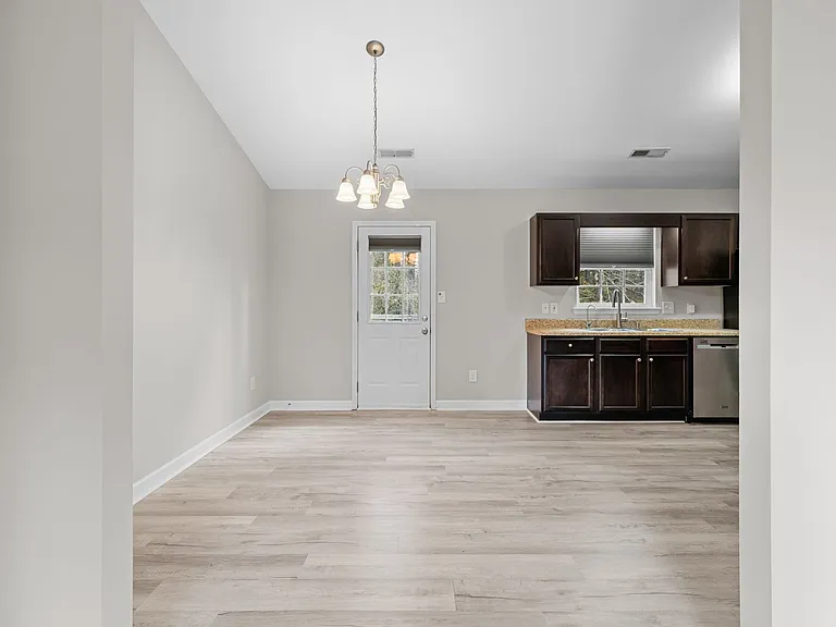322 Reid Ct N — Photo 11