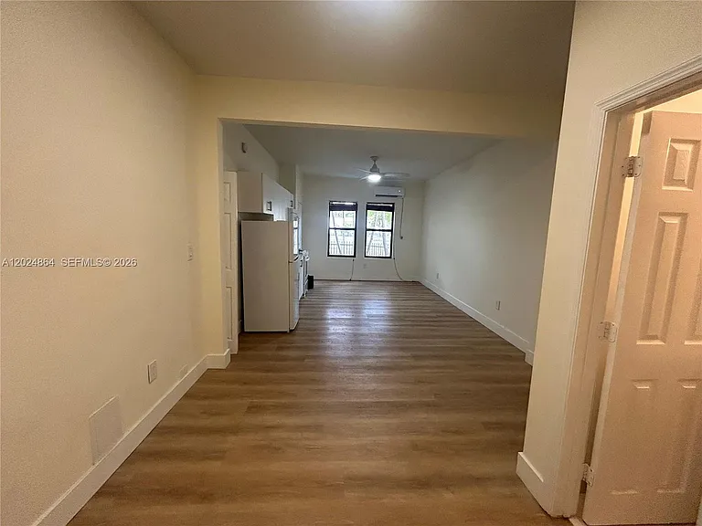 2000 Monroe St #8 — Photo 8