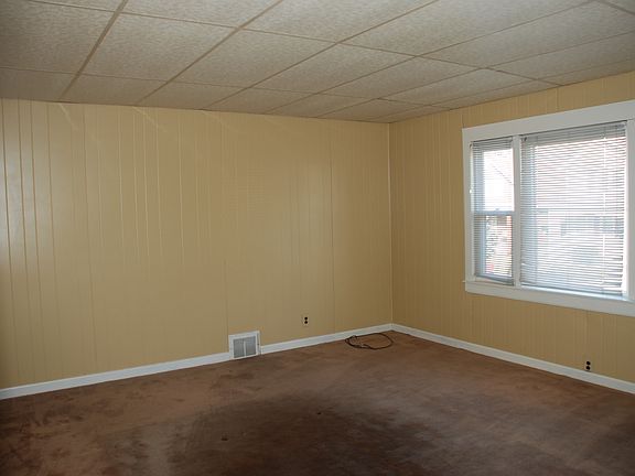 3rd image of 1807 Elm Ave