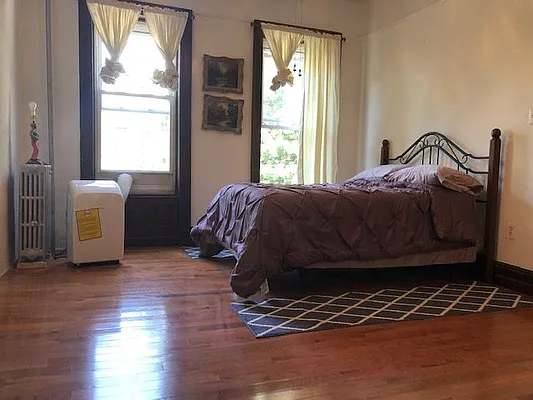 Rented by EXR | media 8