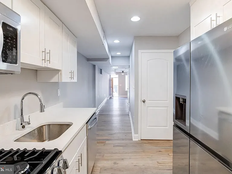 616 S Luzerne Ave — Photo 17