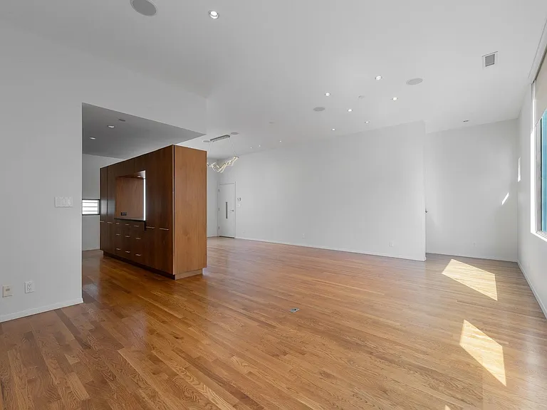 4001 Bowser Ave #B — Photo 11