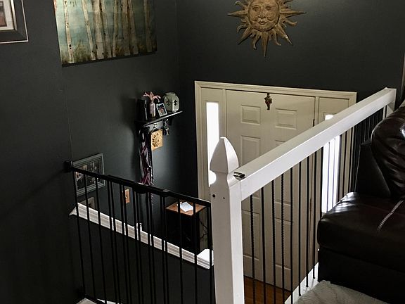 4th image of 323 Gary Ln