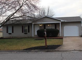 2231 Columbus Cir, Warrenton, MO 63383