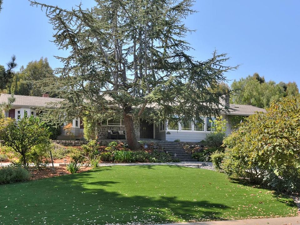 2nd image of 26786 Robleda Ct