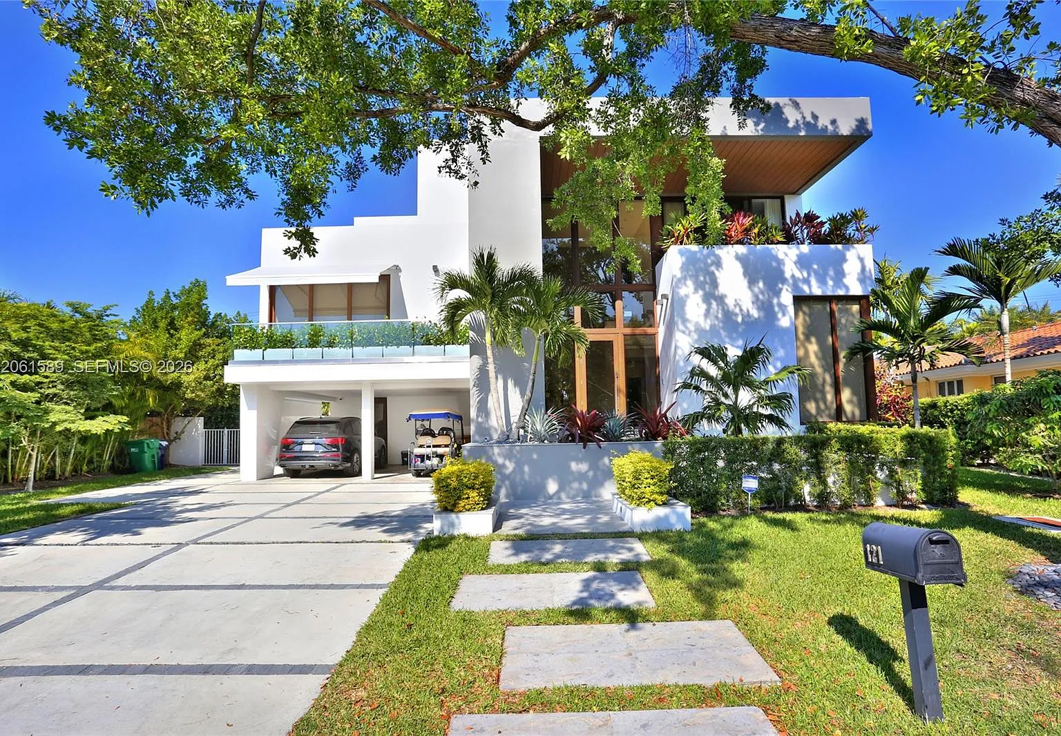Tropical Isle Homes Sub 4 — Photo 1