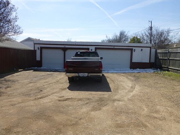 3rd image of 407 Cliff Dr