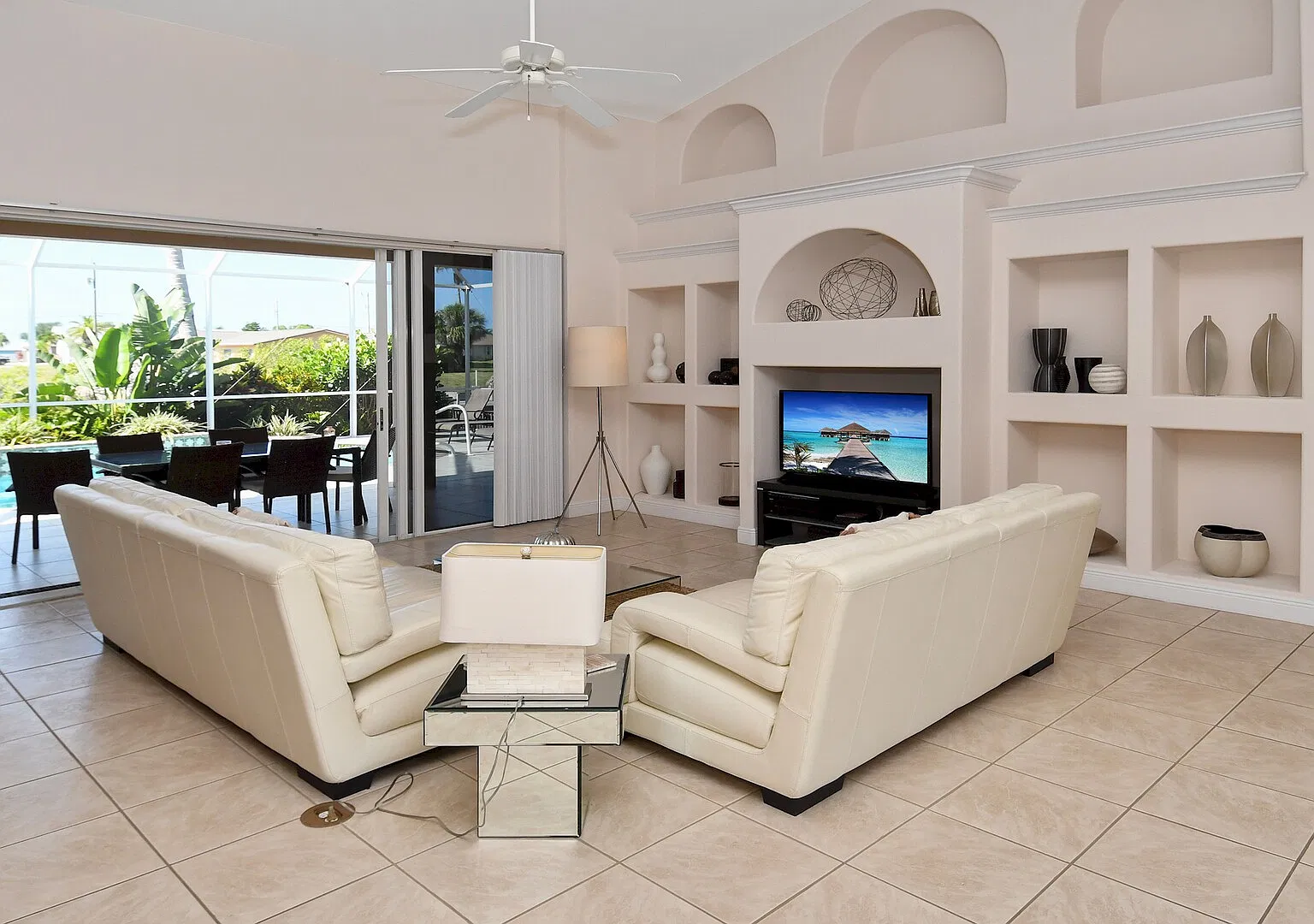 Camille Canalfront, Heated Pool & Boat Rental — Photo 4