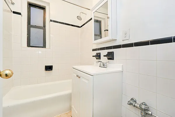 Rented by Uptown Flats LLC | media 8