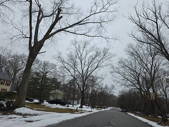 5th image of 15 Dunham Ln