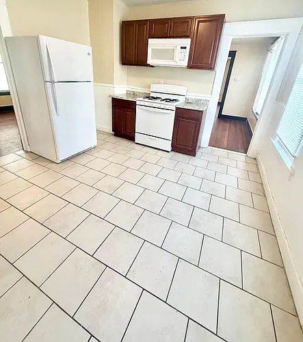 327 Bassett St #2 Photo 1