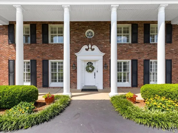 13065 Thornhill Dr, Saint Louis, MO 63131