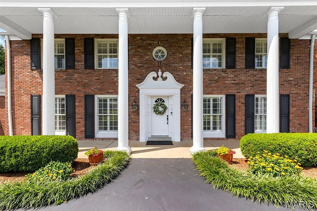 13065 Thornhill Dr photo 1
