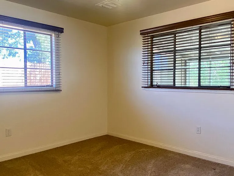 708 S Allen St — Photo 15