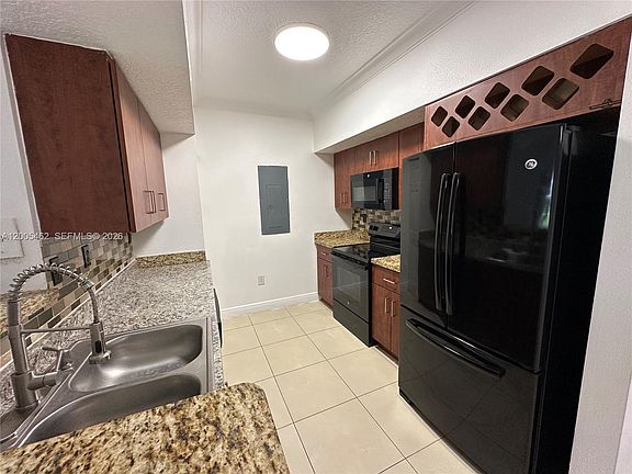 5th image of 215 SW 117th Ter #14104