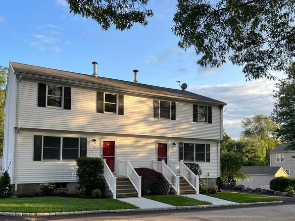 (undisclosed Address), West Warwick, RI 02893