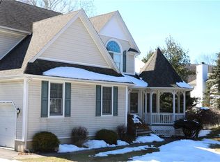 7 Briarwood Ct, Warwick, NY 10990