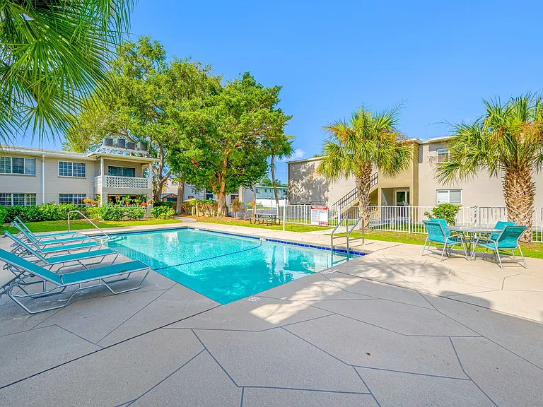 Lakeside Villas — Photo 17