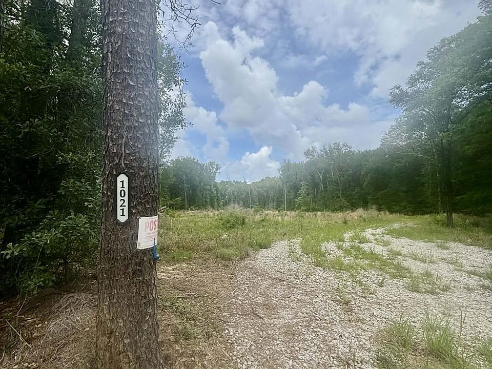 2nd image of 1021 L'anse De Deshotel Rd