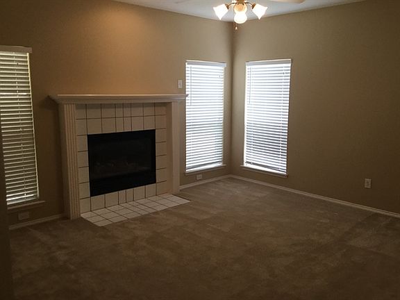 5th image of 1049 Choke Cherry Ln