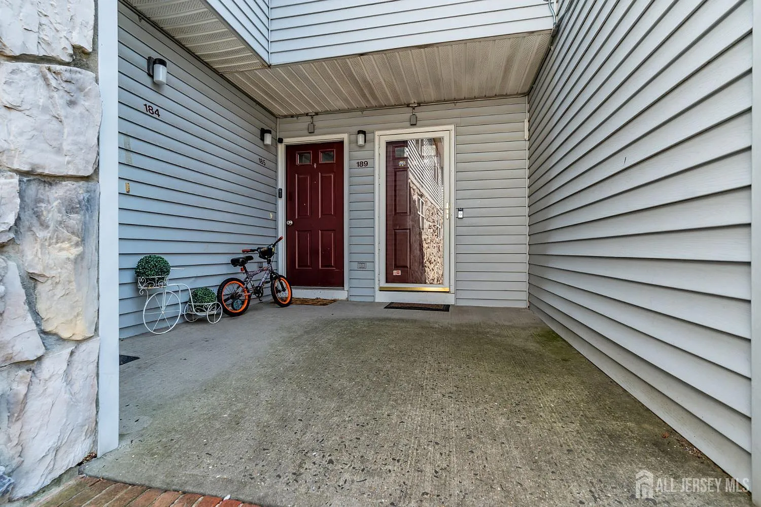 2 bed, 1.5 bath, 1200 sqft, $2,600 — Photo 4