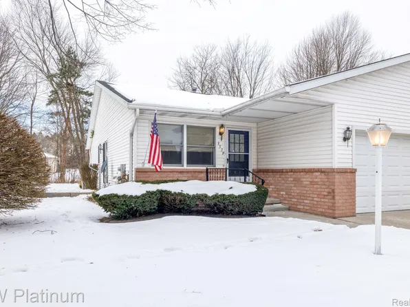 3539 Holland Park Ln #1, Pt Huron, MI 48060