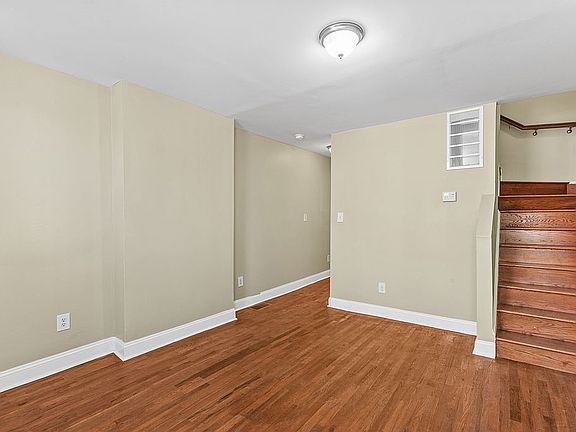 4th image of 2219 Jefferson St