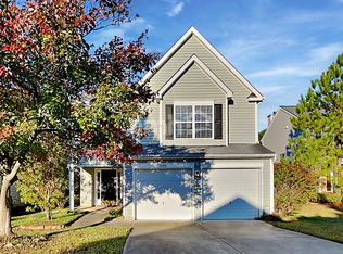 1528 Pebble Ridge Dr, Raleigh, NC 27610