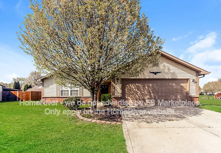 102 Winterberry Ln — Photo 1