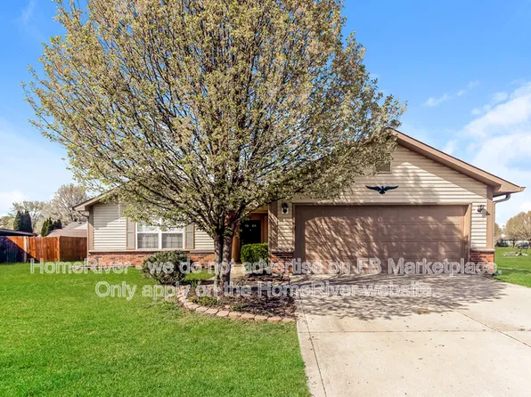 102 Winterberry Ln, Mooresville, IN 46158